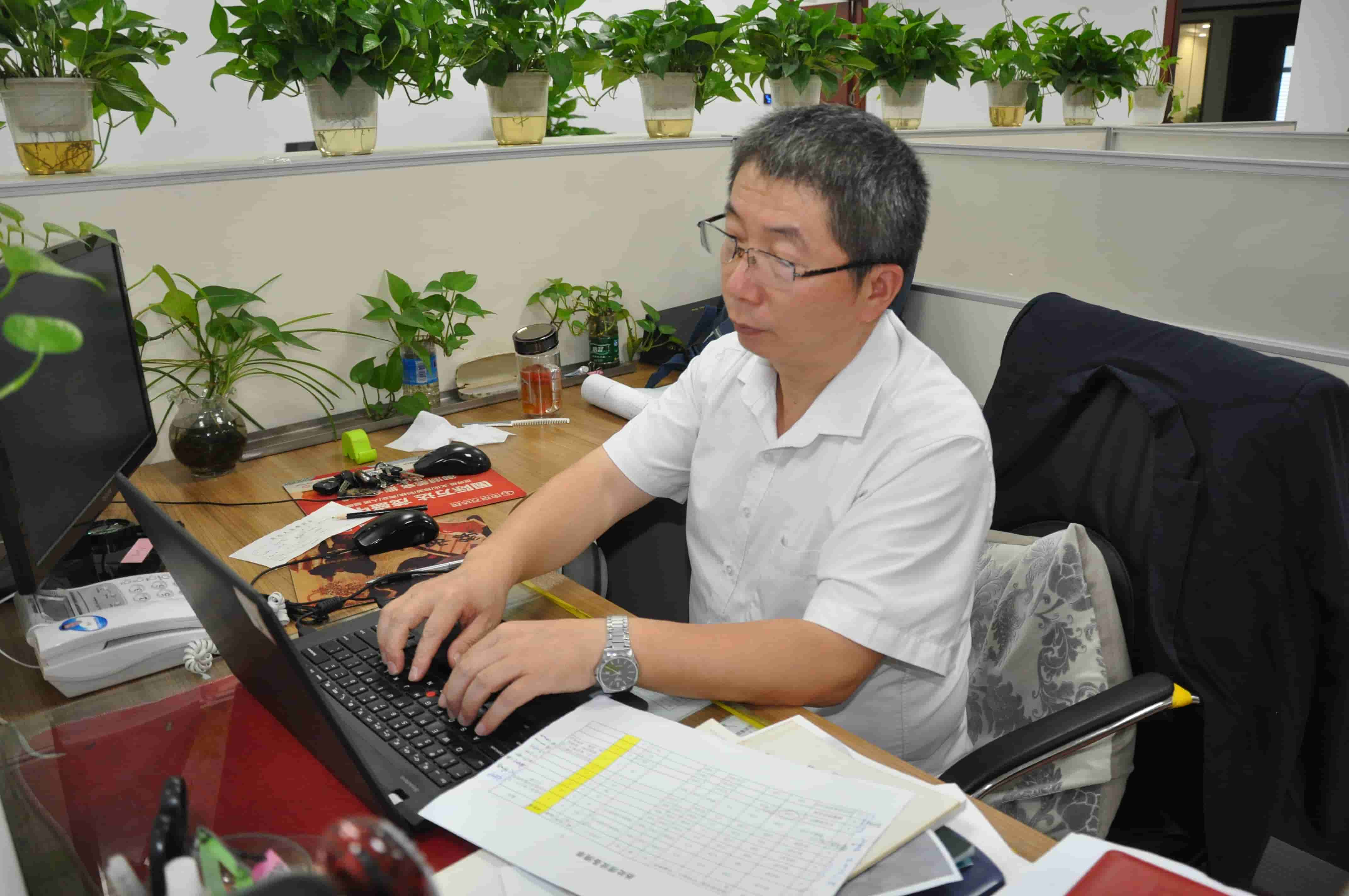 喜訊！長爐集團杜恒標榮獲“全國勞動模范”稱號